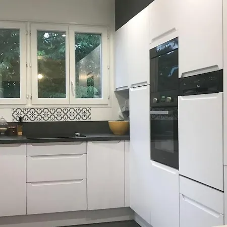 Charmante Maison De Avec Jardin Марк-ан-Барёль